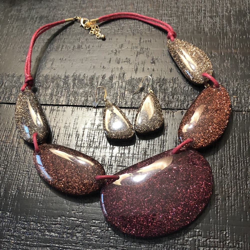 NWOT Glittery Necklace with Earrings Set - Picture 4 of 5